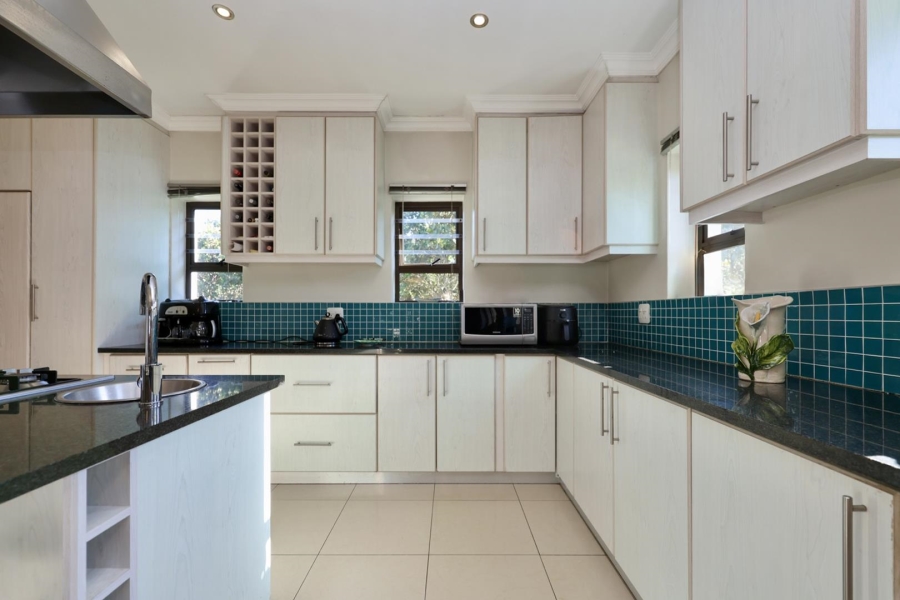 3 Bedroom Property for Sale in Kraaibosch Western Cape